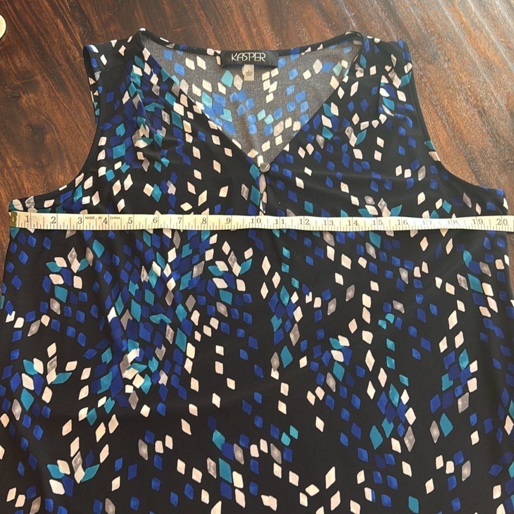 Sleeveless Blue Patterned Top - Picture 3 of 3